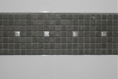 8a)StainlessSteelAccents